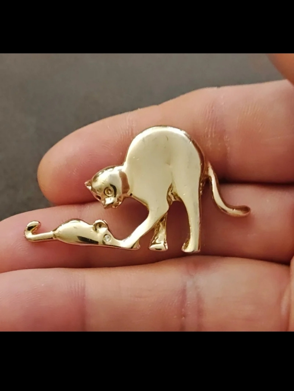 1980s Gold Tone With Clear Rhinestone Cat Chasing Mouse Brooch